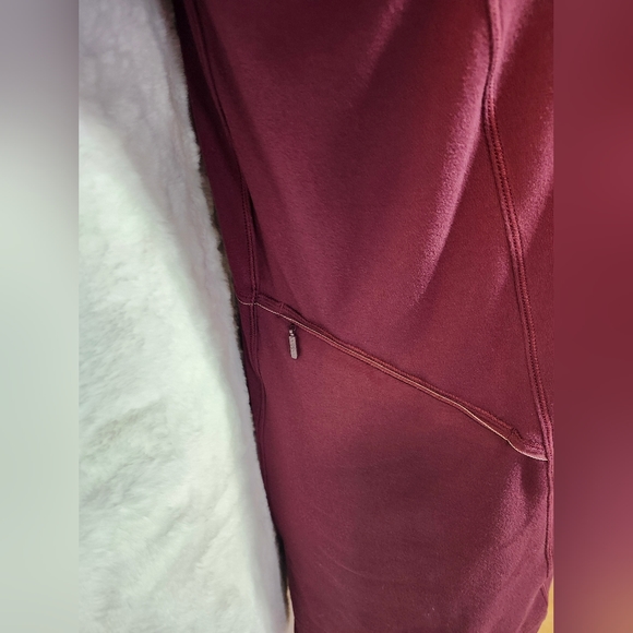Lululemon Warm Stabilizer 1/2 Zip HoodieGarnet. Size 4 - Picture 11 of 16